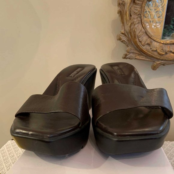 Nine West Brown Slides - Picture 2 of 5